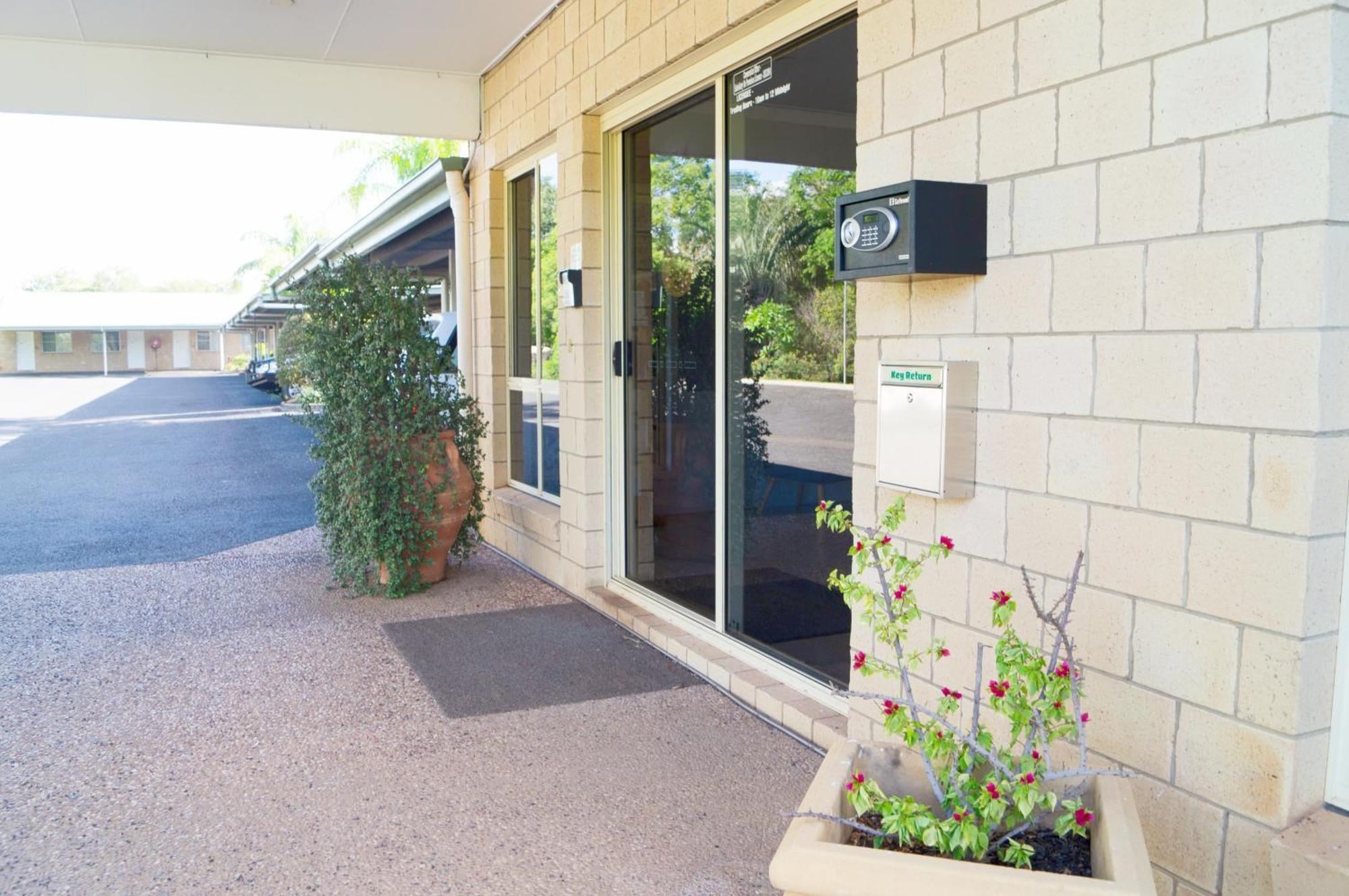 סנט ג'ורג' Jacaranda Country Motel מראה חיצוני תמונה